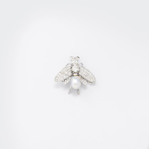 Spilla a mosca in oro bianco con perla e diamanti
