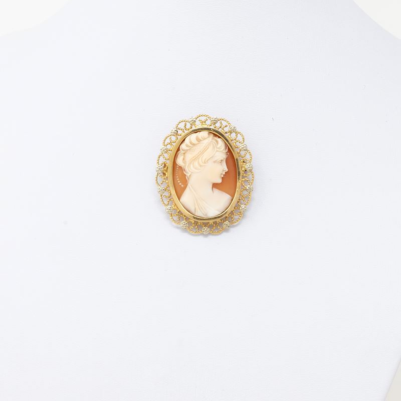 Spilla Ovale in Oro Giallo e Bianco