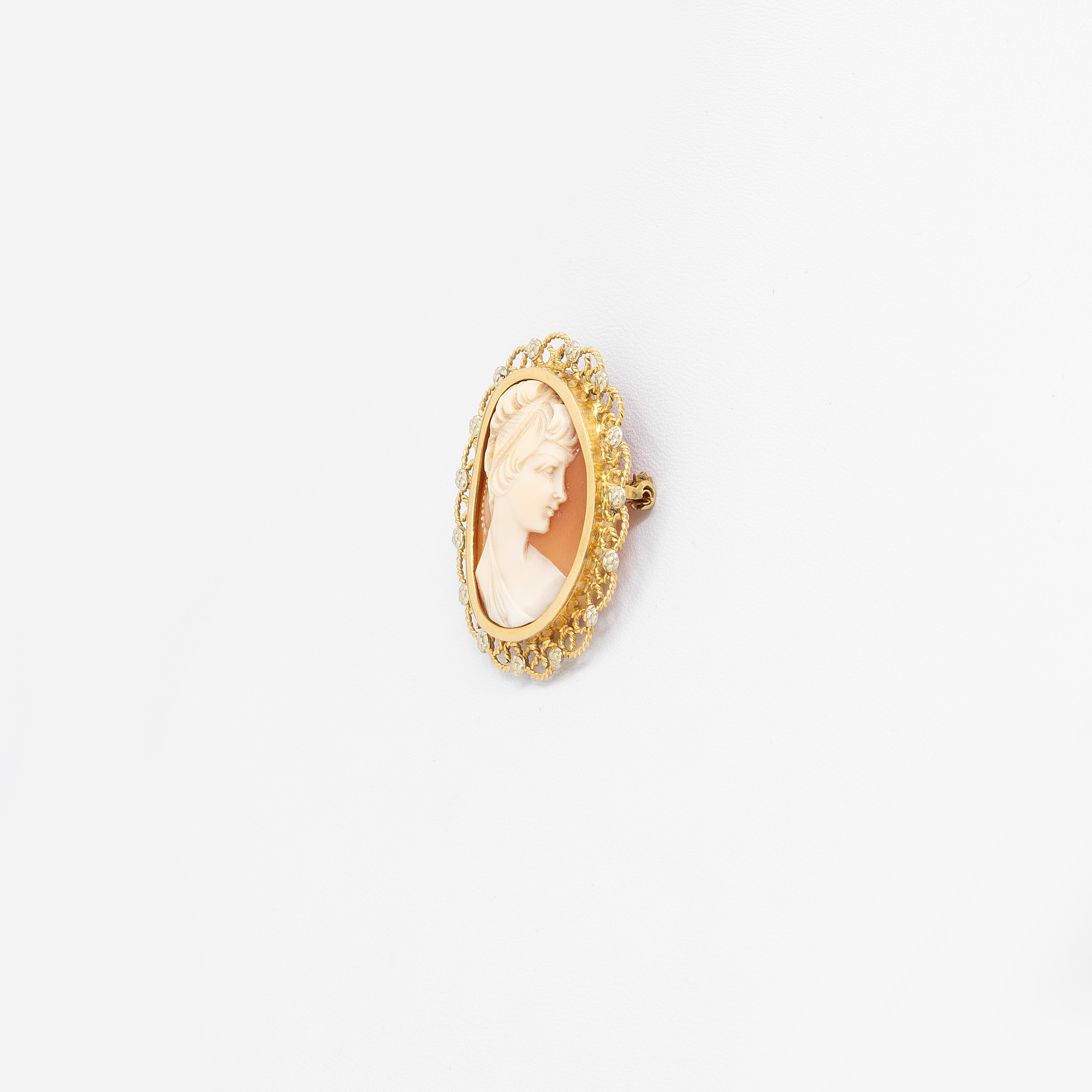 Spilla Ovale in Oro Giallo e Bianco