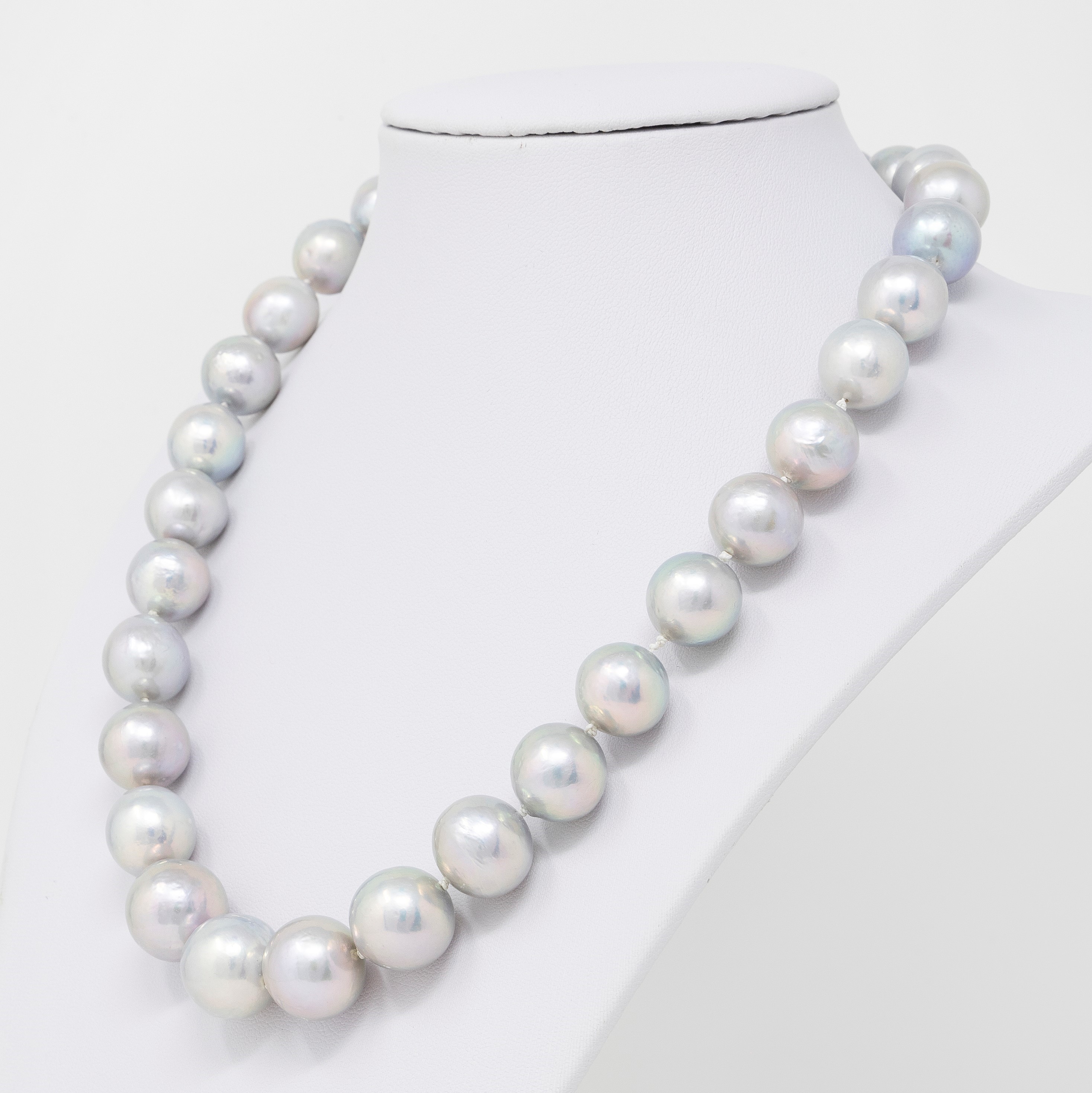 Collana di Perle Grigie in Gradazione