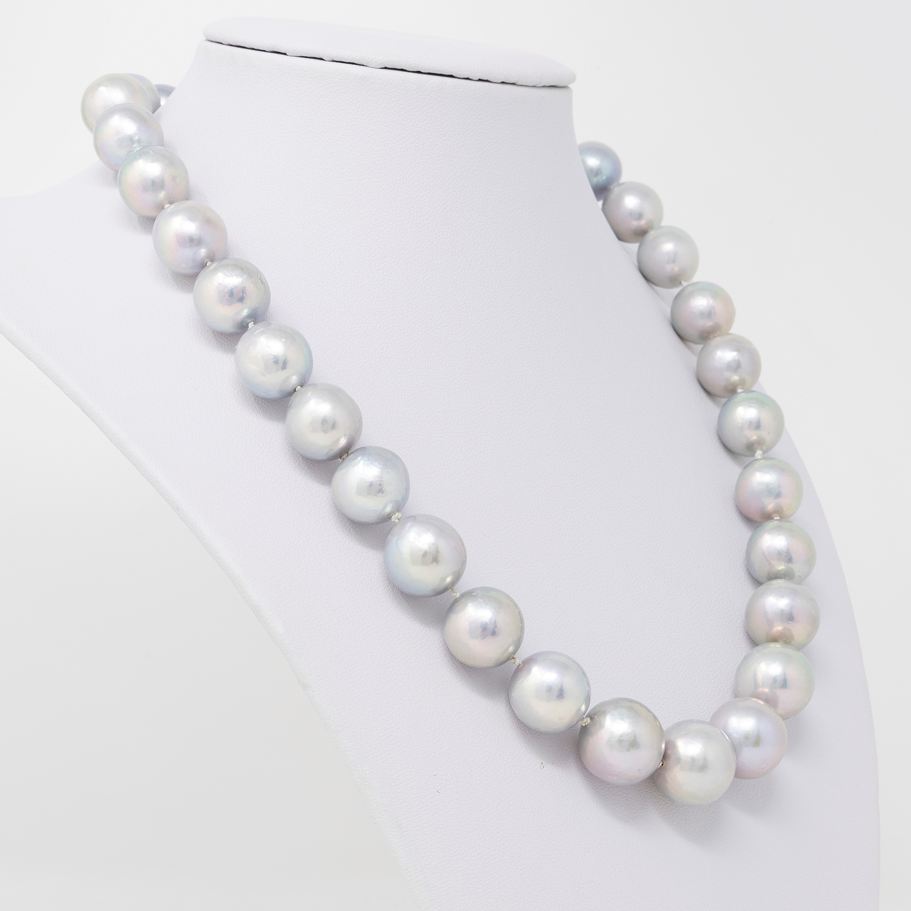 Collana di Perle Grigie in Gradazione