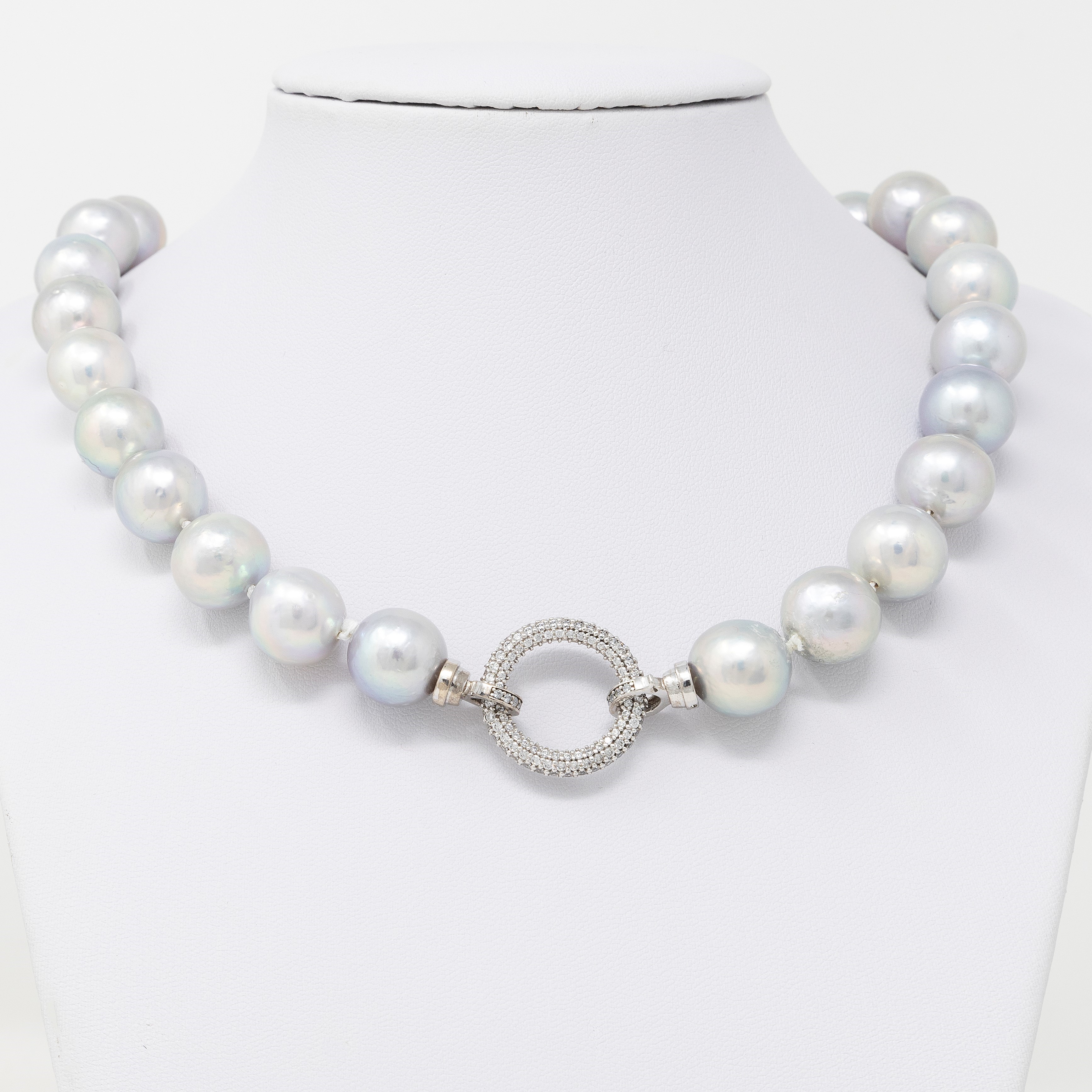 Collana di Perle Grigie in Gradazione