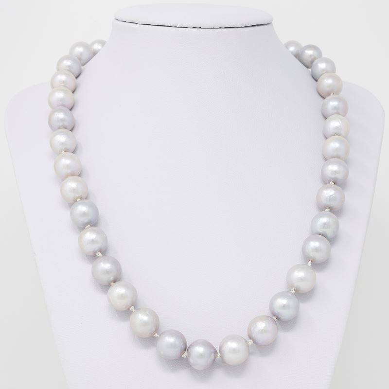 Collana di Perle di Fiume Grigie