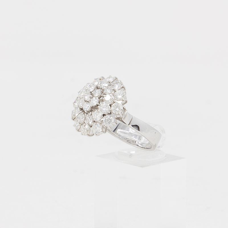 Anello a Corolla in Oro Bianco e Diamanti