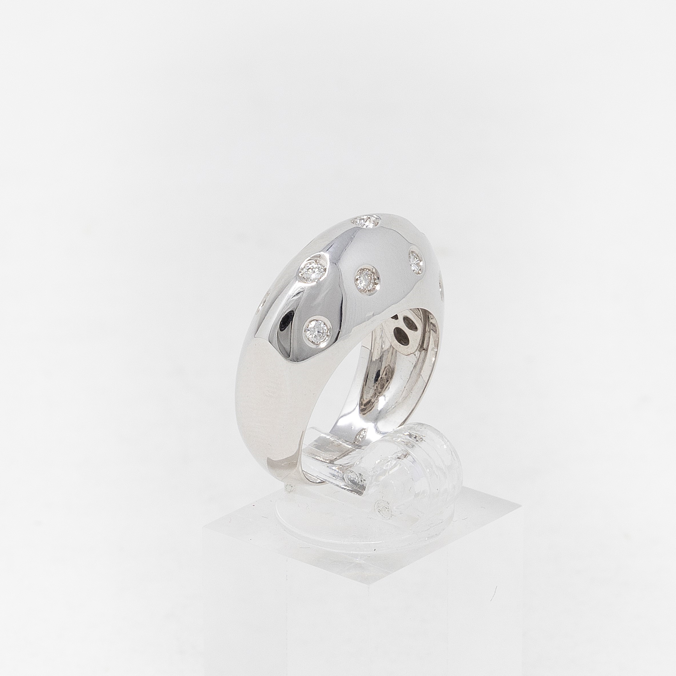 Pasquale Bruni, Anello a Fascia Bombata in Oro Bianco e Brillanti