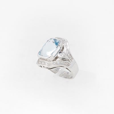 Anello in Oro Bianco con Acquamarina e Brillanti