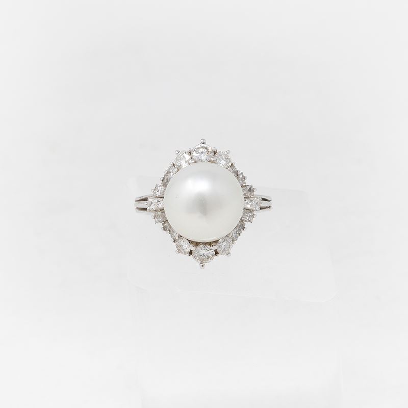 Damiani, Anello in Oro Bianco con Perla e Diamanti