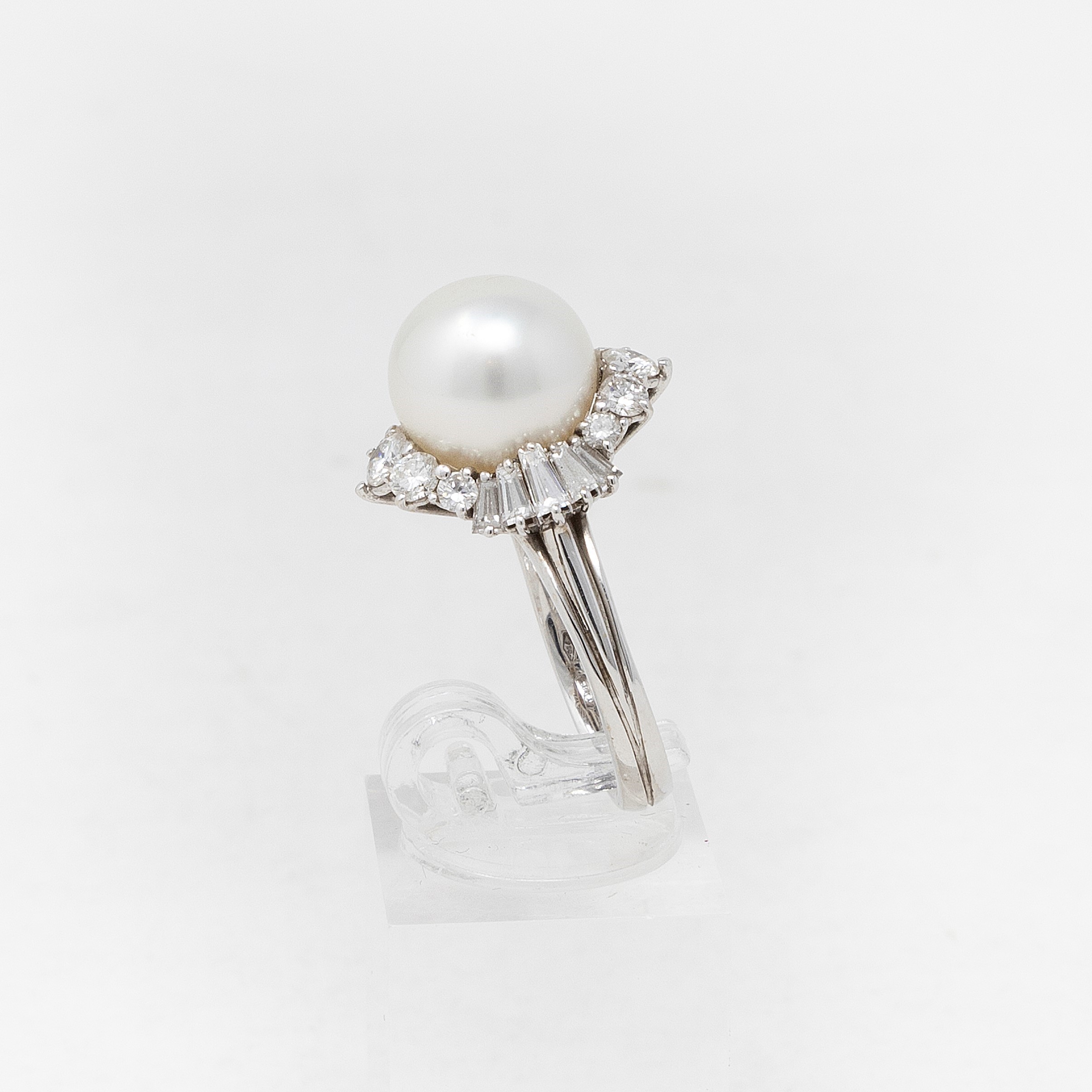 Damiani, Anello in Oro Bianco con Perla e Diamanti