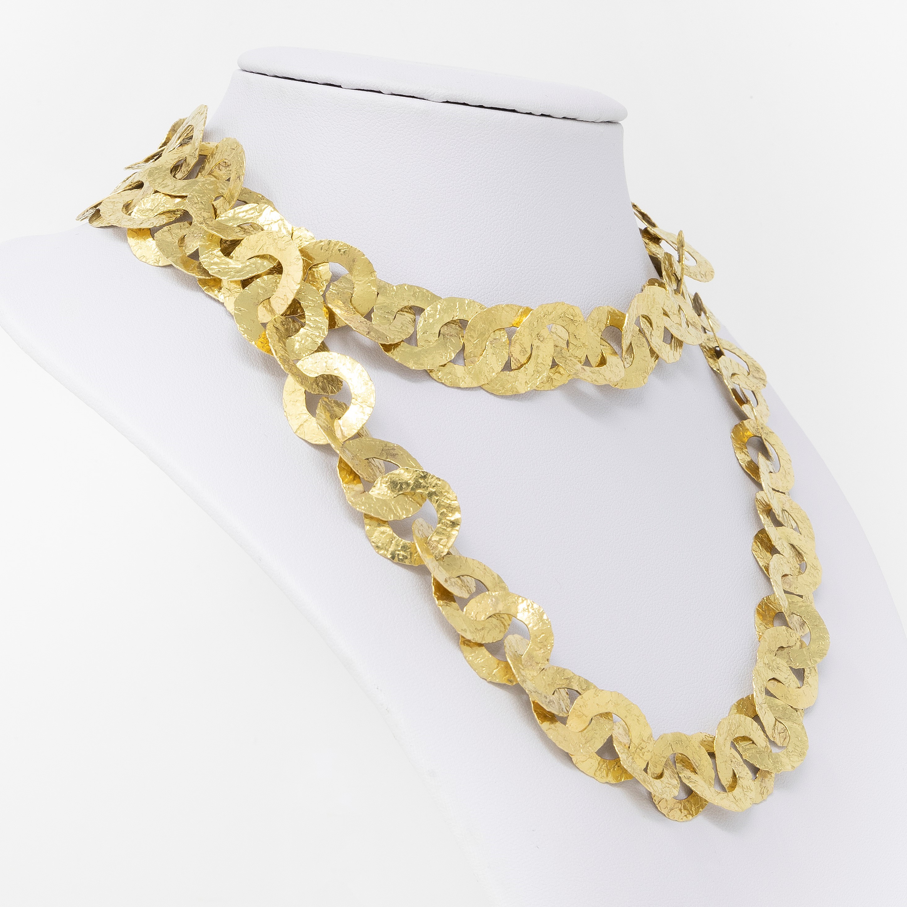 Favilli, Lunga Collana in Oro Giallo Martellato