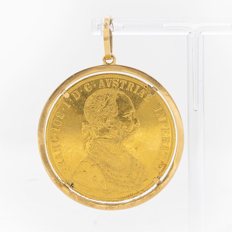 Pendente Circolare con Moneta in Oro Giallo