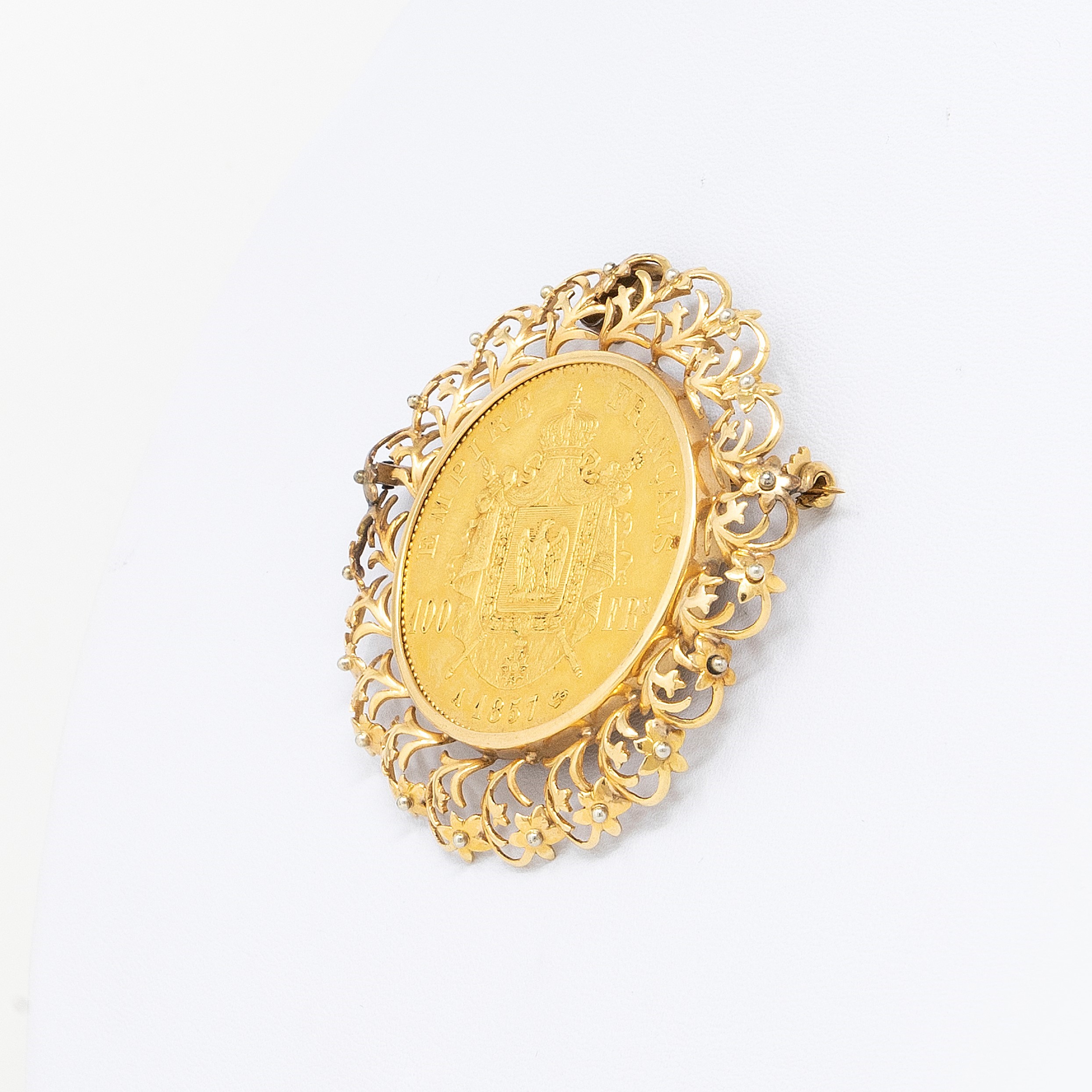 Spilla Circolare con Moneta in Oro Giallo