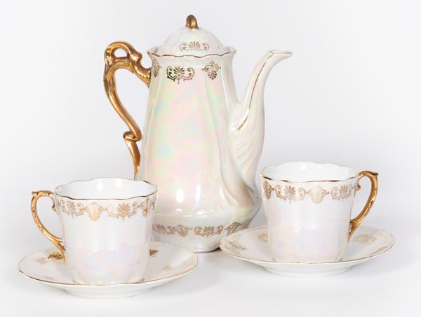 Caffettiera e tazze da tè in porcellana  - Auction PARADE IV - L'Arte della Tavola - Casa d'aste Farsettiarte