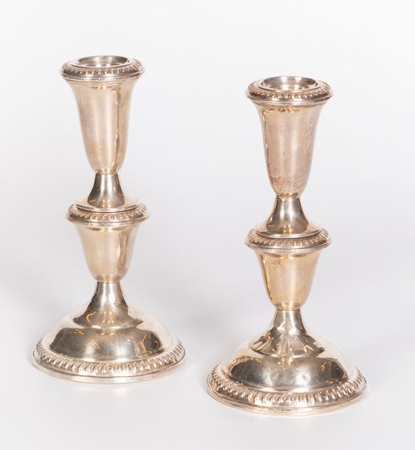Coppia di candelieri in argento sterling  - Asta PARADE IV - L'Arte della Tavola - Casa d'aste Farsettiarte