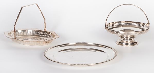Tre oggetti in metallo argentato  - Auction PARADE IV - L'Arte della Tavola - Casa d'aste Farsettiarte