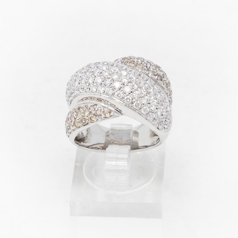Anello in Oro Bianco e Diamanti