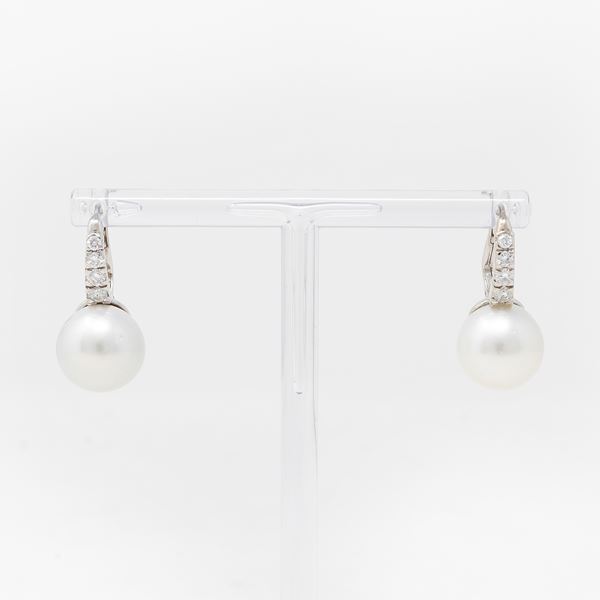 Orecchini in oro bianco con perle australiane