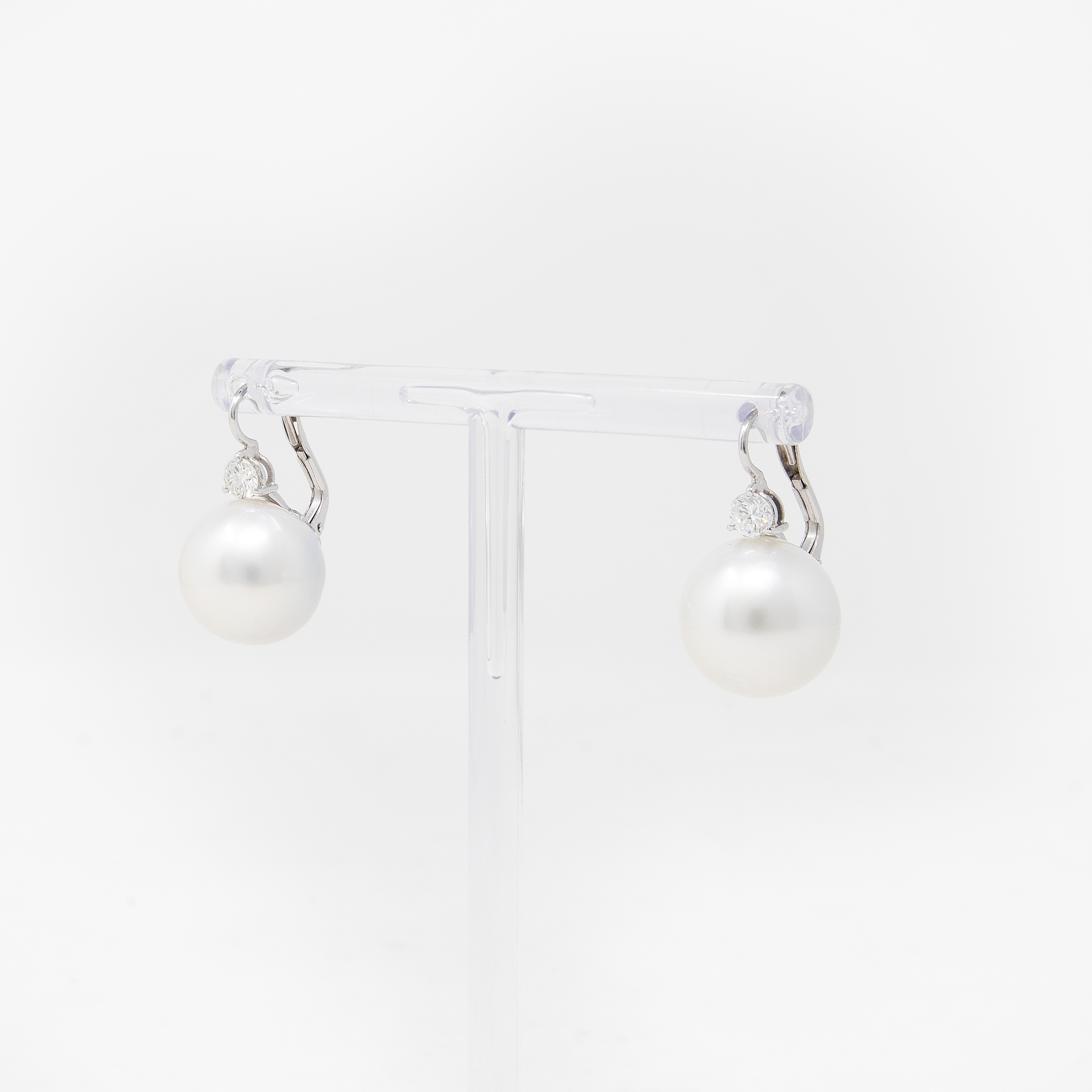 Orecchini in Oro Bianco con Perle Australiane e Diamanti