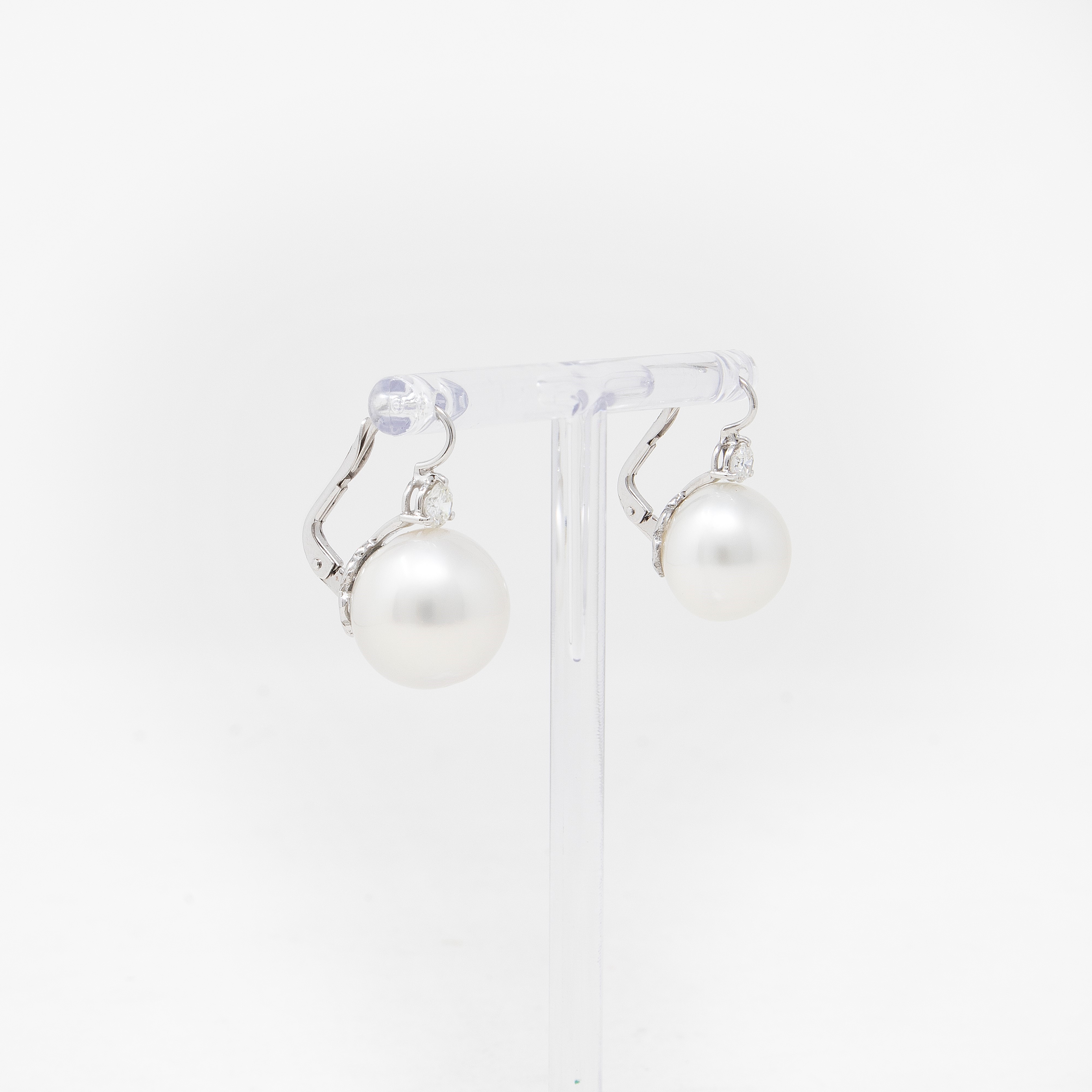 Orecchini in Oro Bianco con Perle Australiane e Diamanti