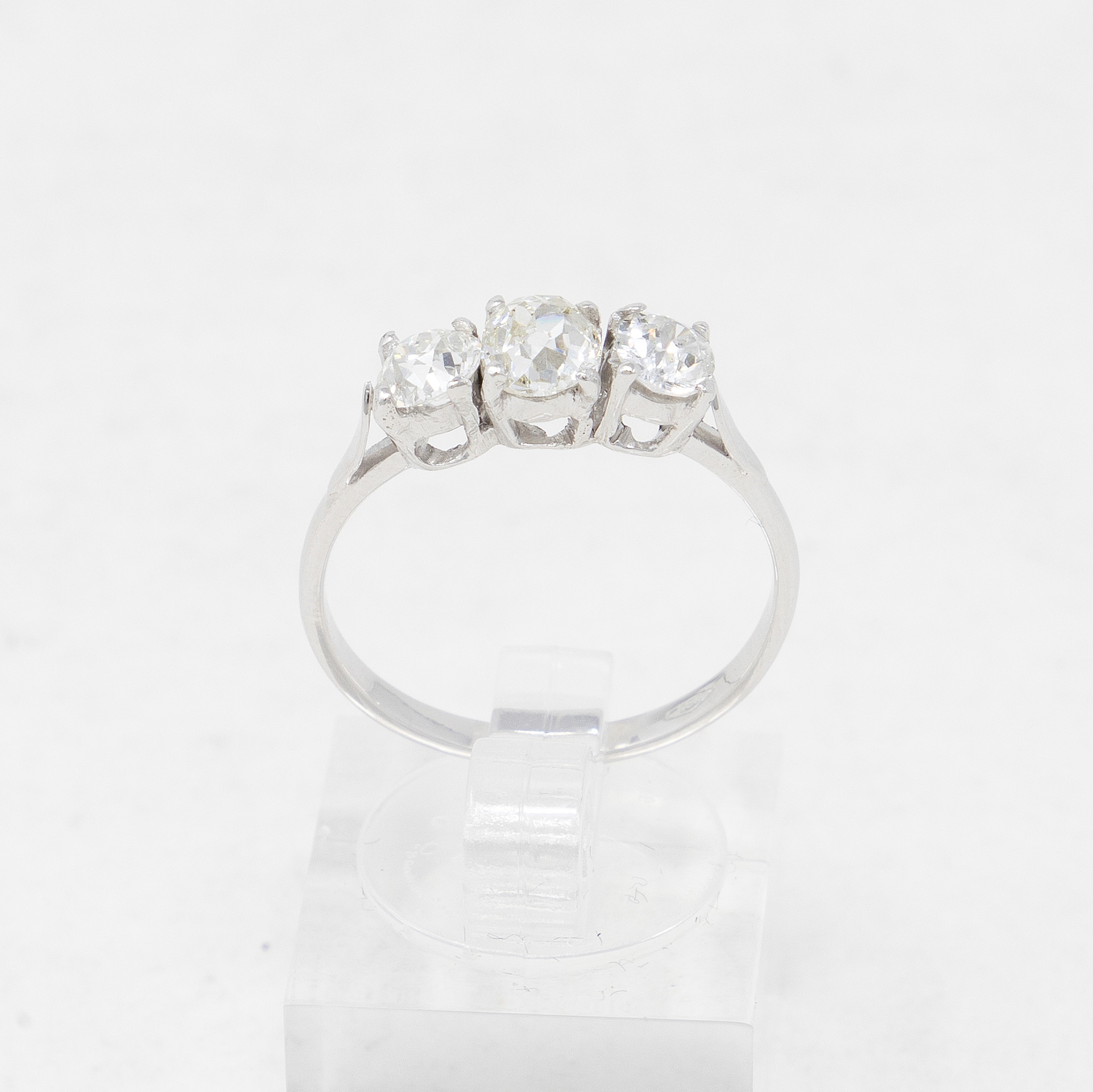 Anello Trilogy in Oro Bianco e Diamanti