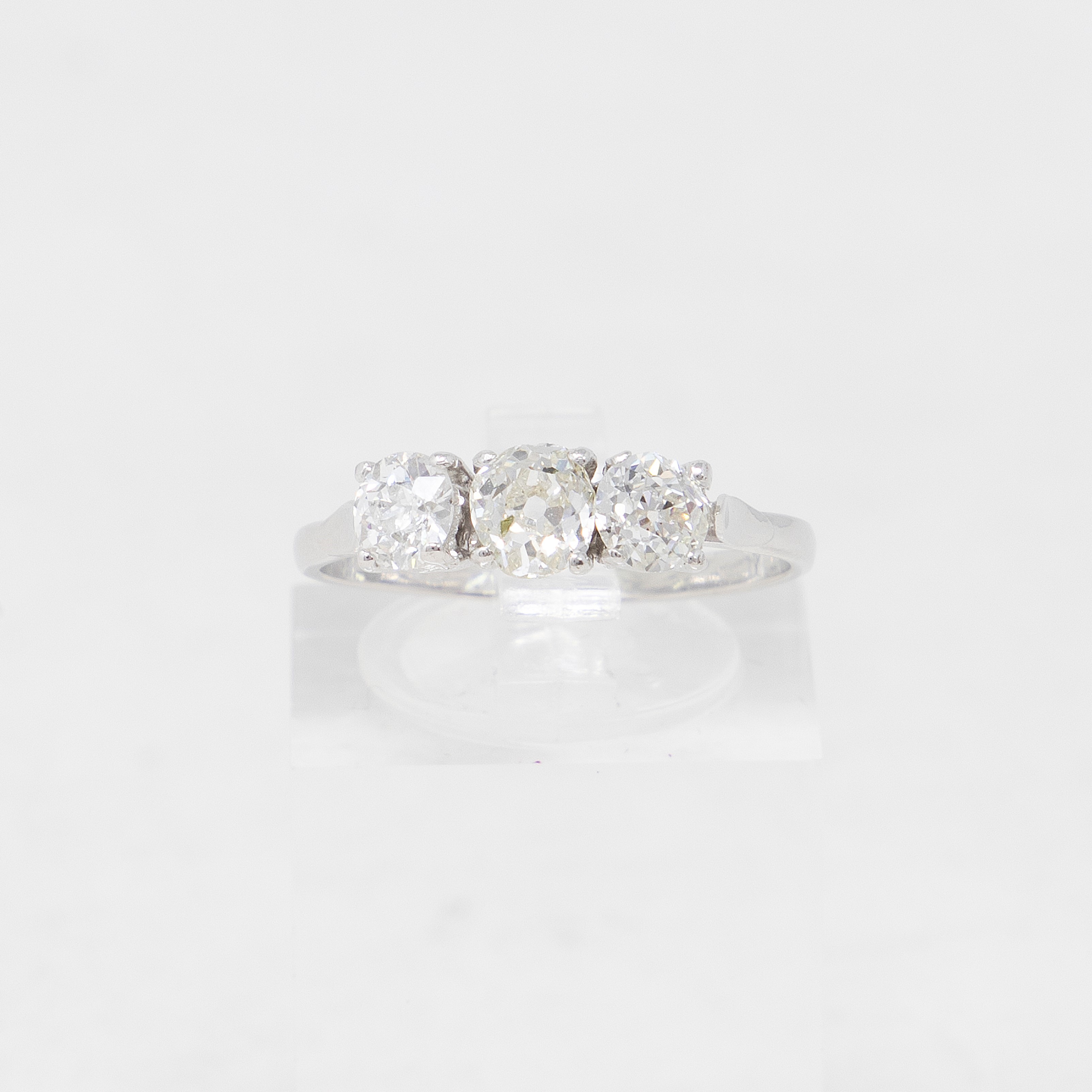 Anello Trilogy in Oro Bianco e Diamanti