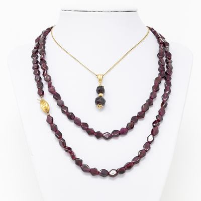 Catena con Pendente e Collana in Oro Giallo e Granati