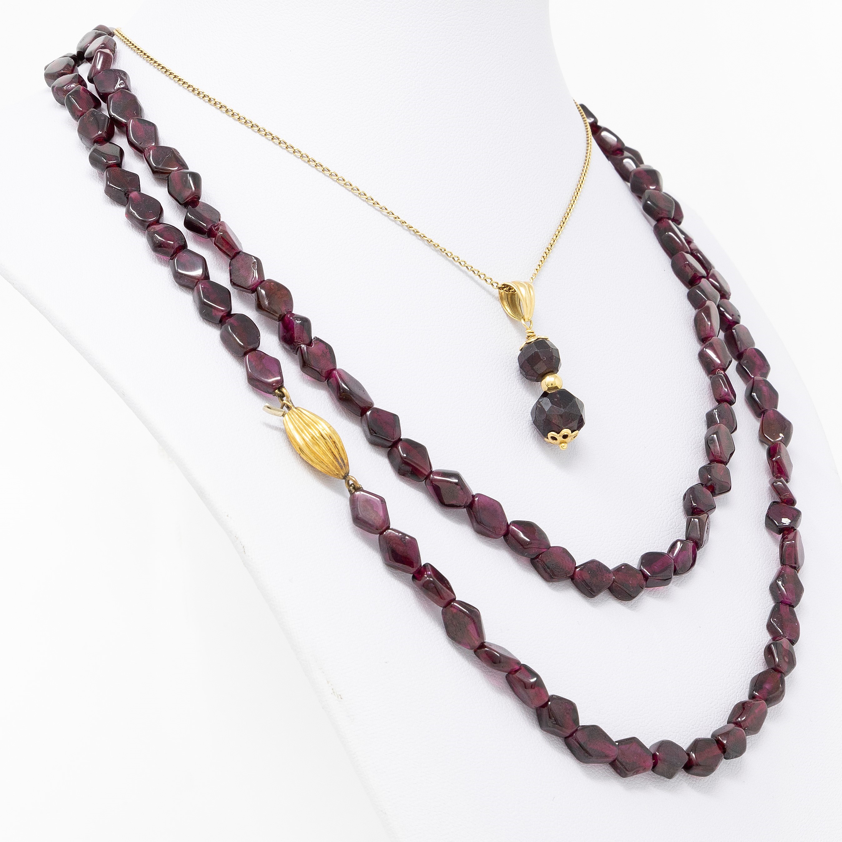 Catena con Pendente e Collana in Oro Giallo e Granati
