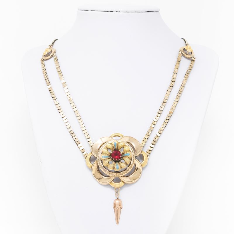 Antica Collana in Oro Giallo con Smalto e Pietra Rossa