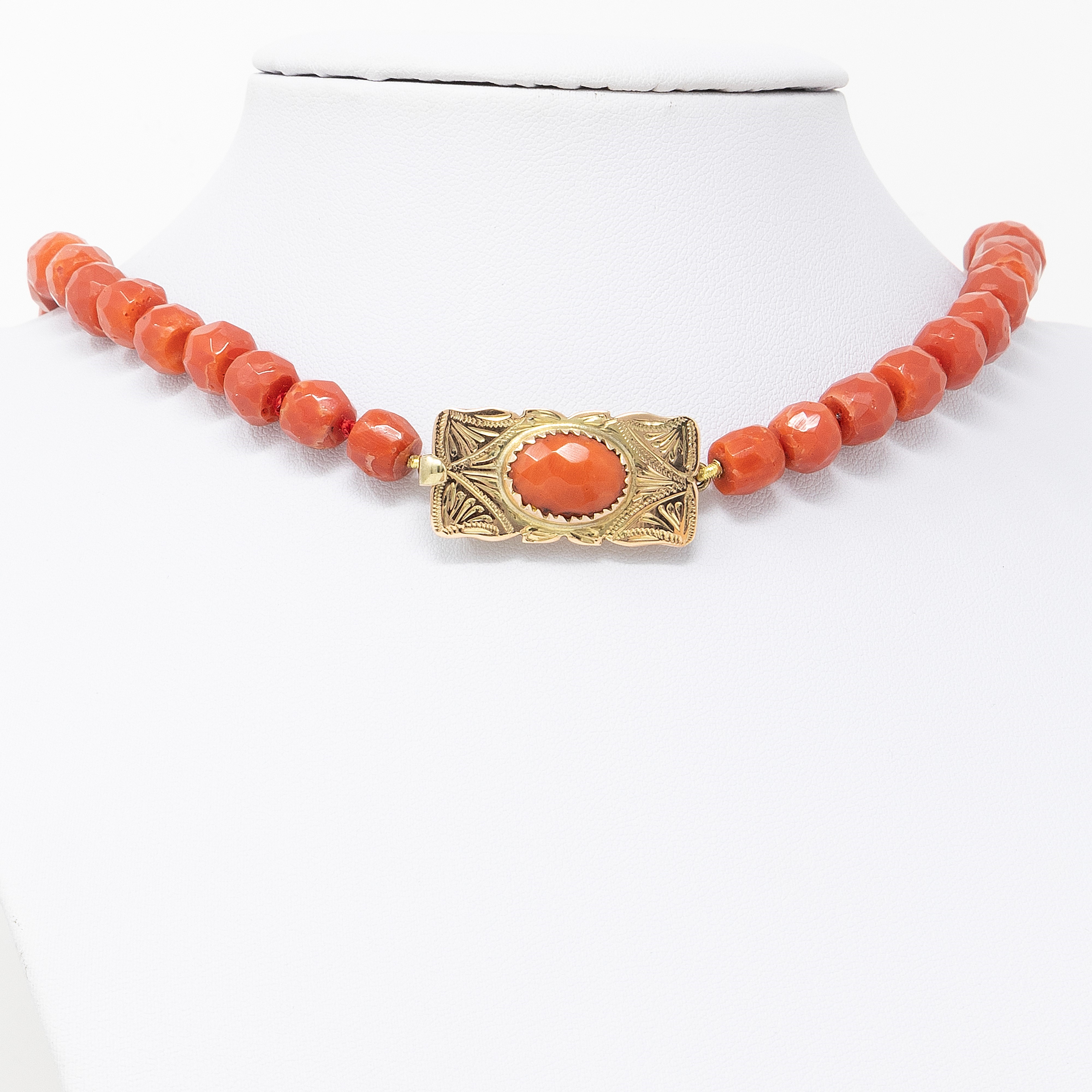 Importante Collana in Corallo Rosso