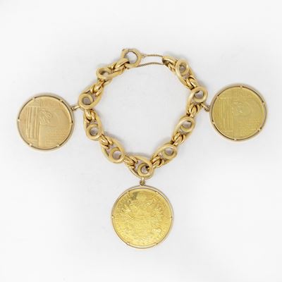 Bracciale a Maglie in Oro Giallo con Tre Monete in Oro