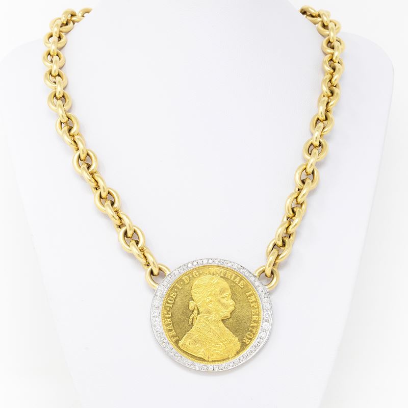 Girocollo in Oro Giallo con Moneta in Oro e Diamanti