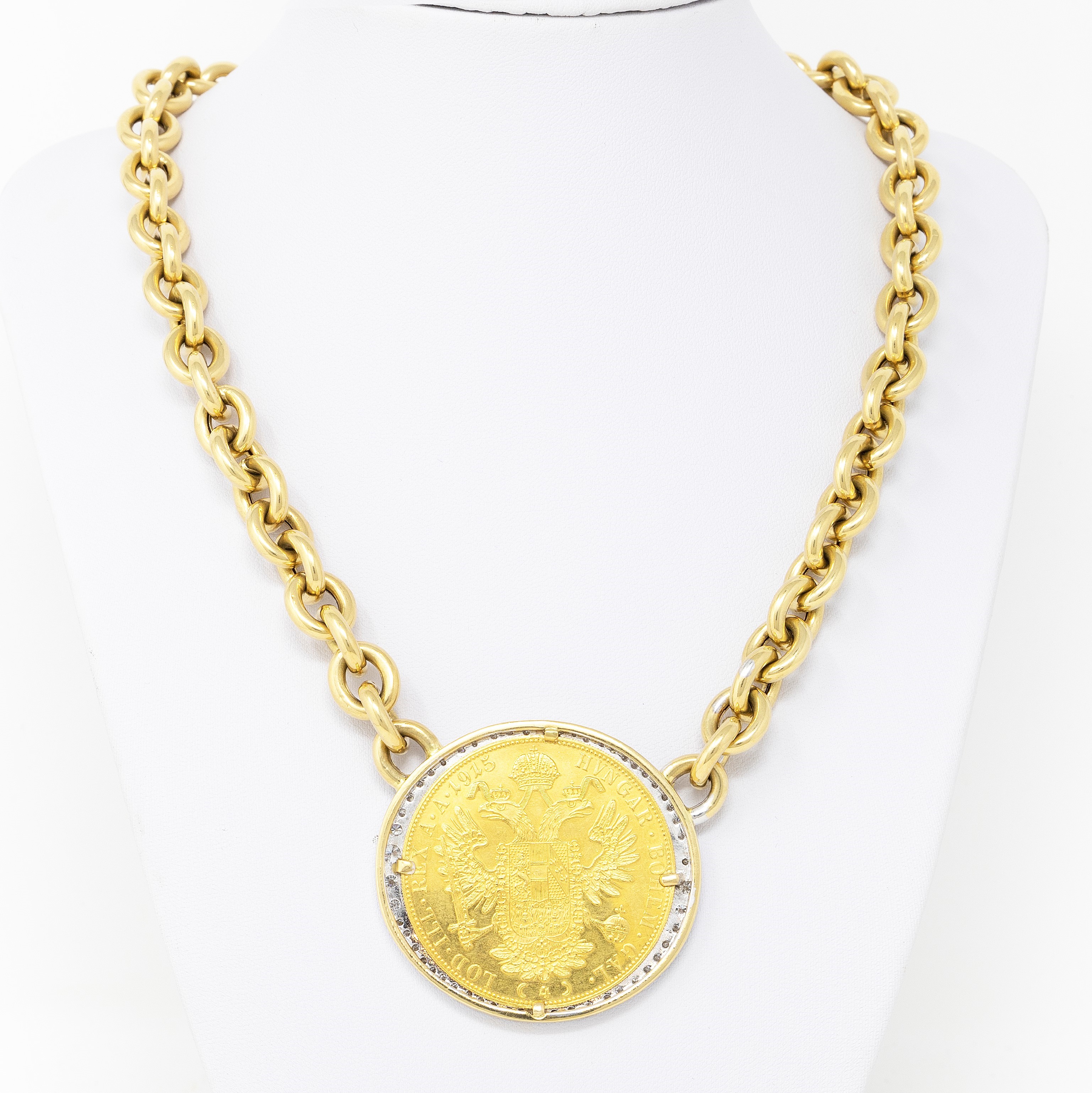 Girocollo in Oro Giallo con Moneta in Oro e Diamanti