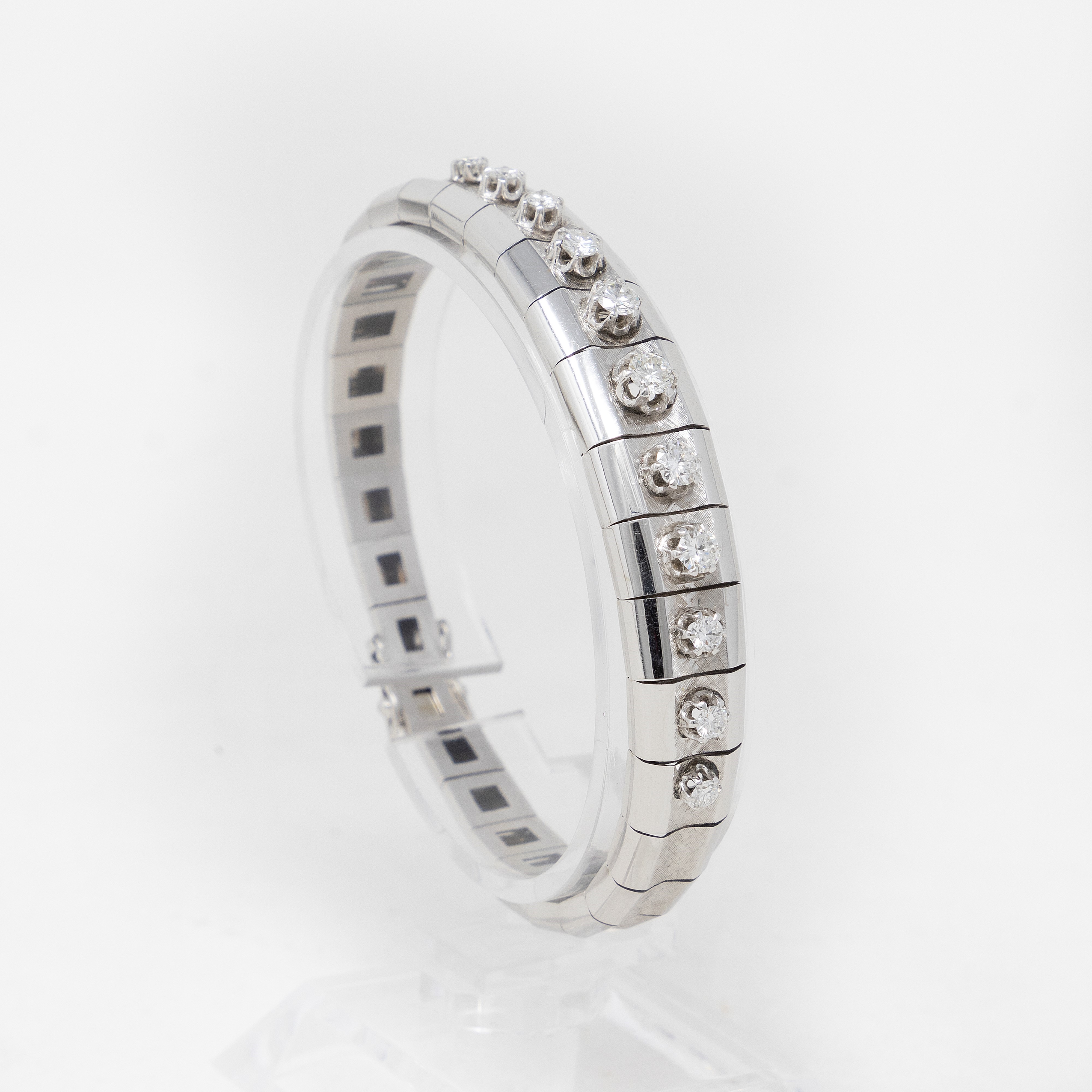 Bracciale a Fascia in Oro Bianco e Diamanti