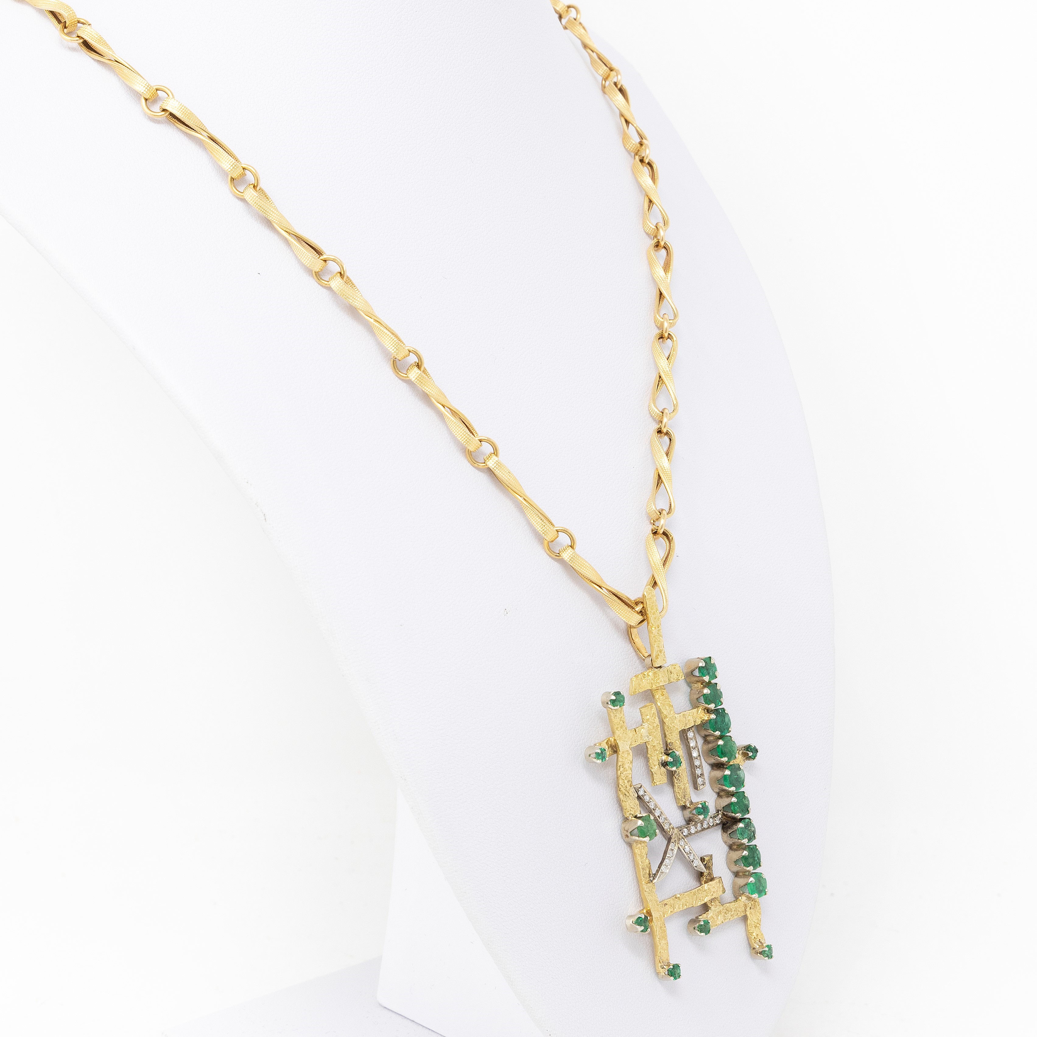 Collana a Maglie con Pendente in Oro Giallo con Smeraldi e Piccoli Brillanti