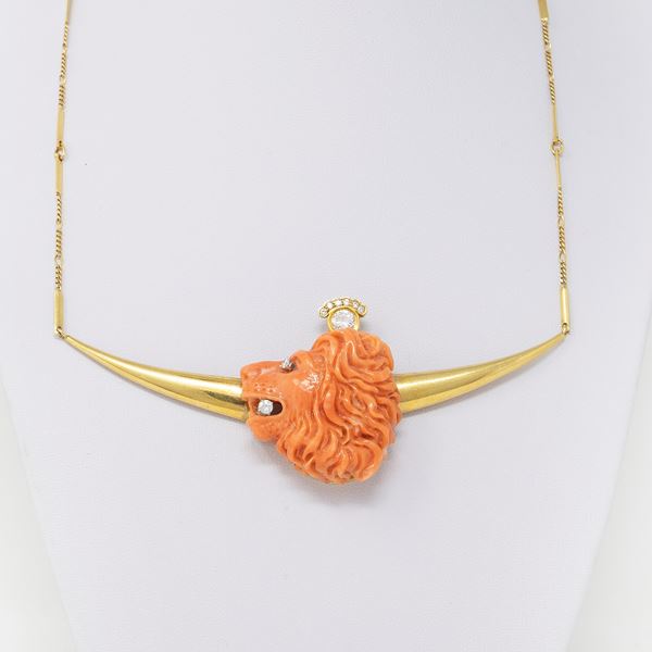 Collana girocollo in oro giallo e corallo