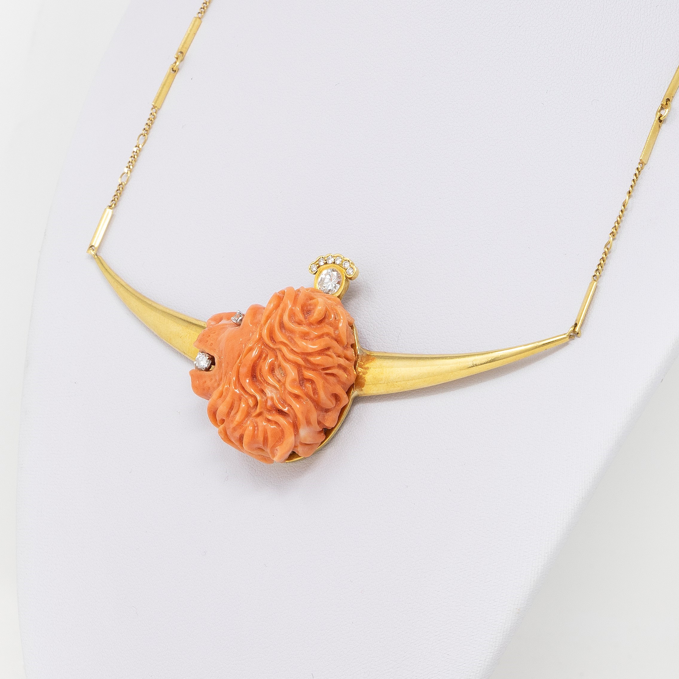 Collana Girocollo in Oro Giallo e Corallo