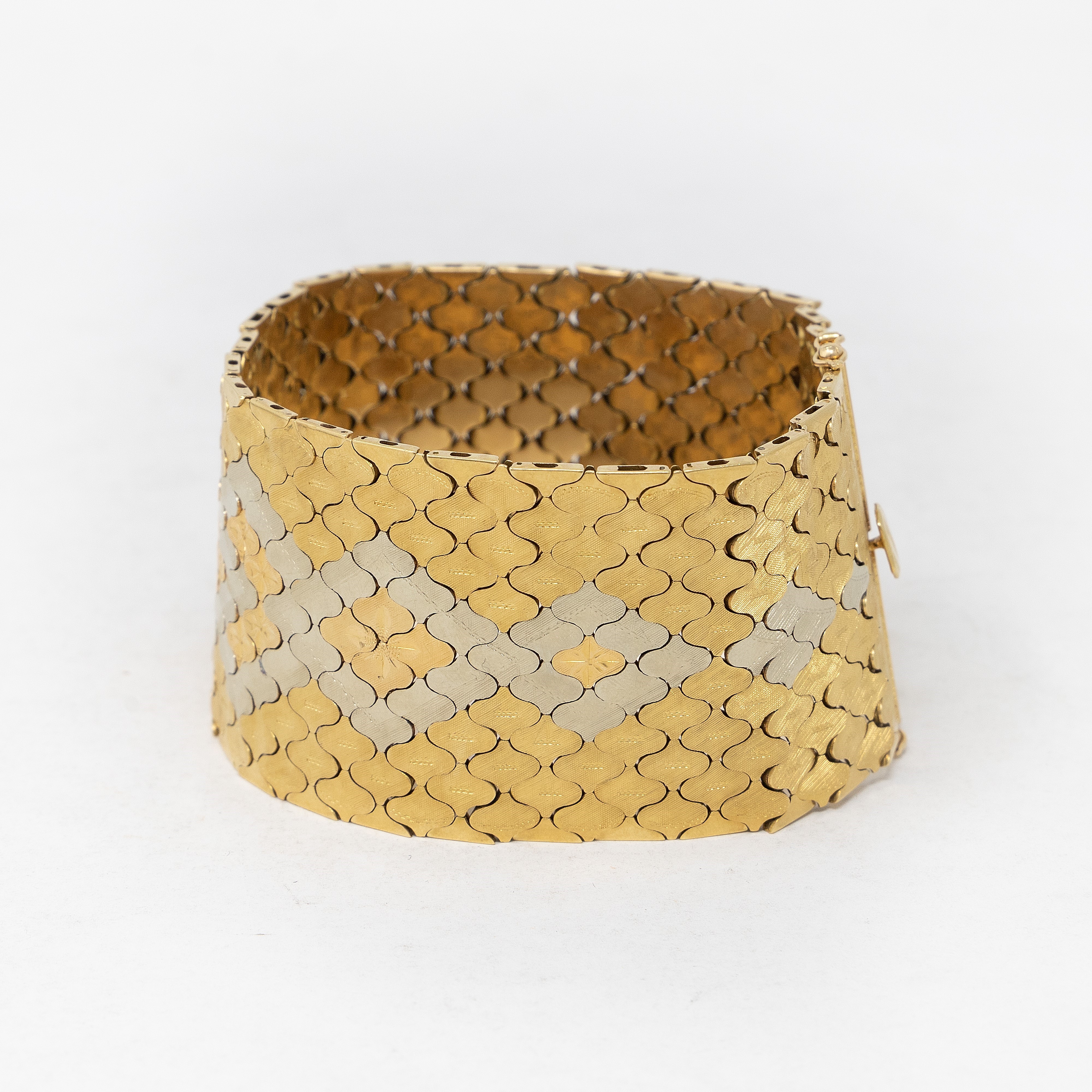 Bracciale a Fascia Flessibile a Nido D'ape in Oro Giallo Satinato