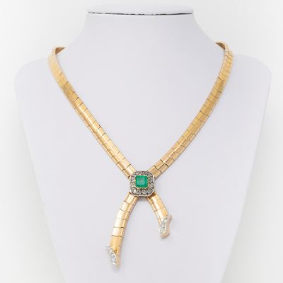 Collana a Due Nastri Intrecciati in Oro Rosso con Smeraldo e Diamanti