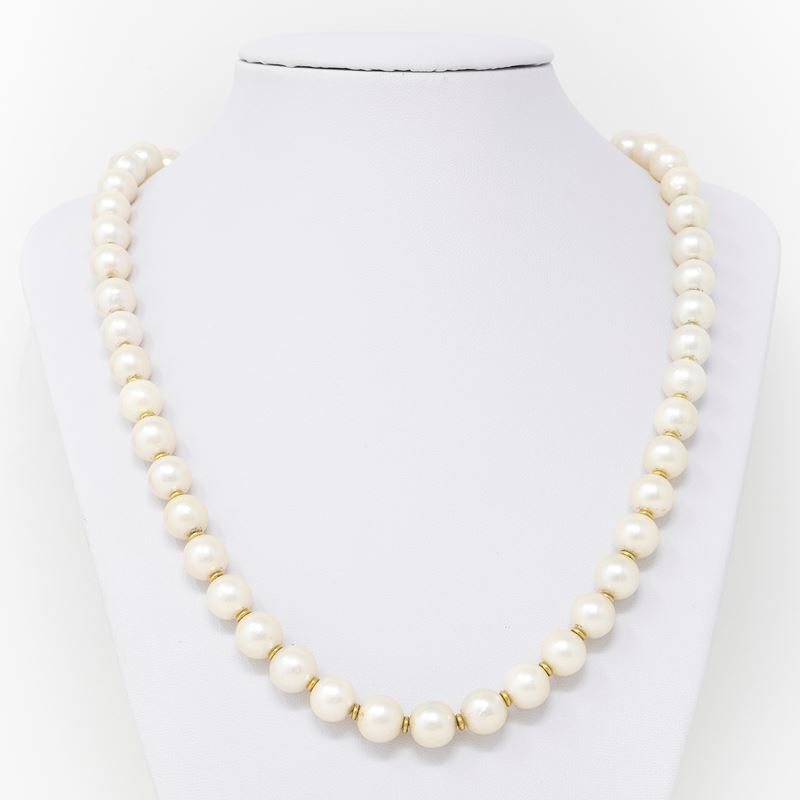 Collana di Perle Coltivate e Oro Giallo