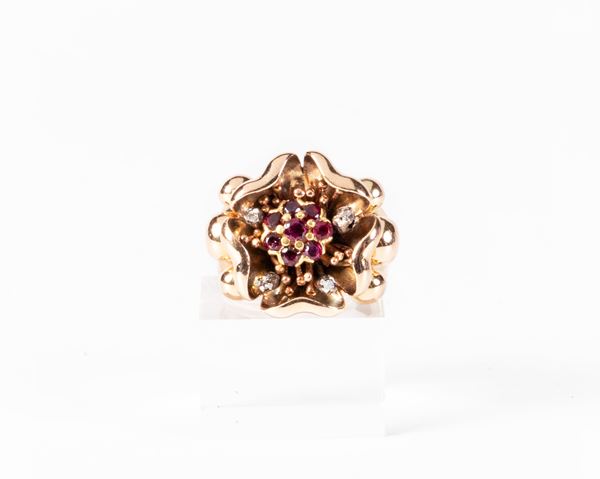 Tiffany anello a fiore in oro giallo con rubini e piccoli diamanti
