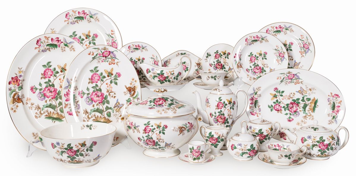 Elegante Servizio da Tavola in Porcellana Wedgwood
