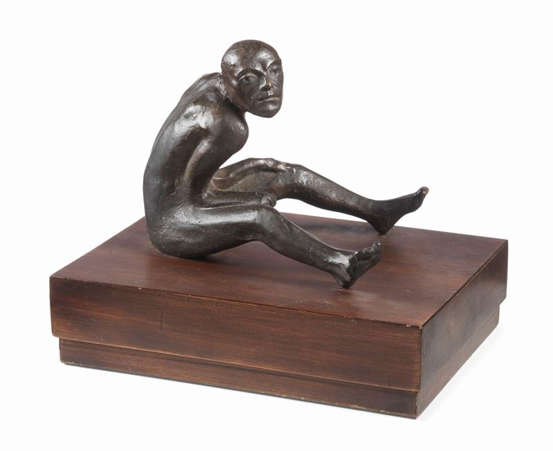 Giuliano Vangi - Uomo seduto, scultura in bronzo
