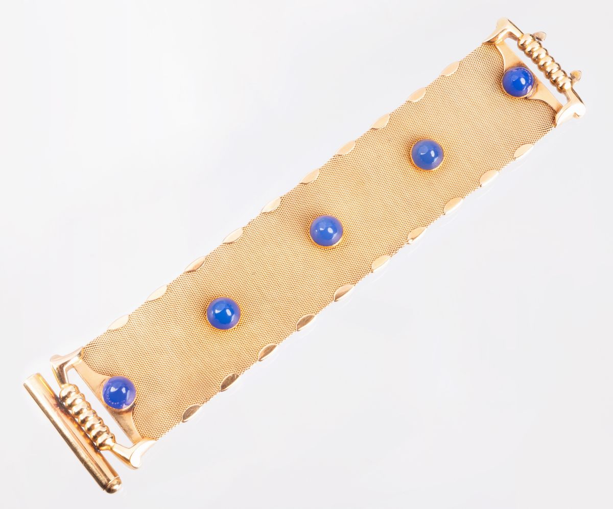 Bracciale a Fascia Larga in Oro Giallo con Calcedoni, Anni Quaranta-cinquanta