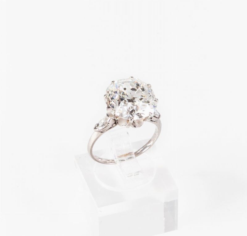 Anello in Oro Bianco con Diamante