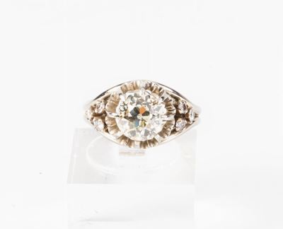 Anello in Oro Bianco con Diamanti
