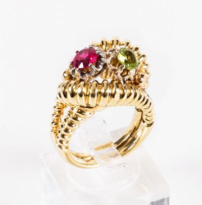 Anello a volute in oro giallo con rubino e peridot, oro 18 kt