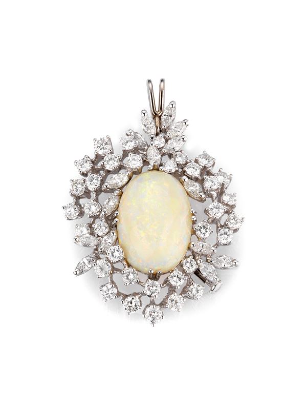 Pendente ovoidale in oro bianco con opale e diamanti