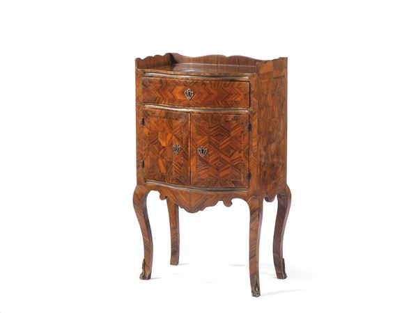 Comodino Luigi XVI intarsiato in legni vari   - Auction Important Old Masters Furnitures, Sculptures and Paintings - Casa d'aste Farsettiarte