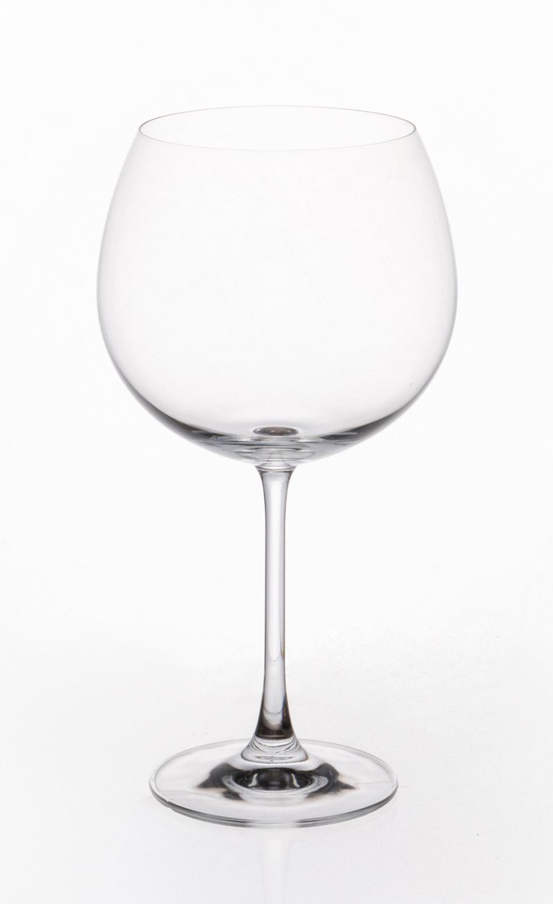 Otto calici da vino, vetro trasparente