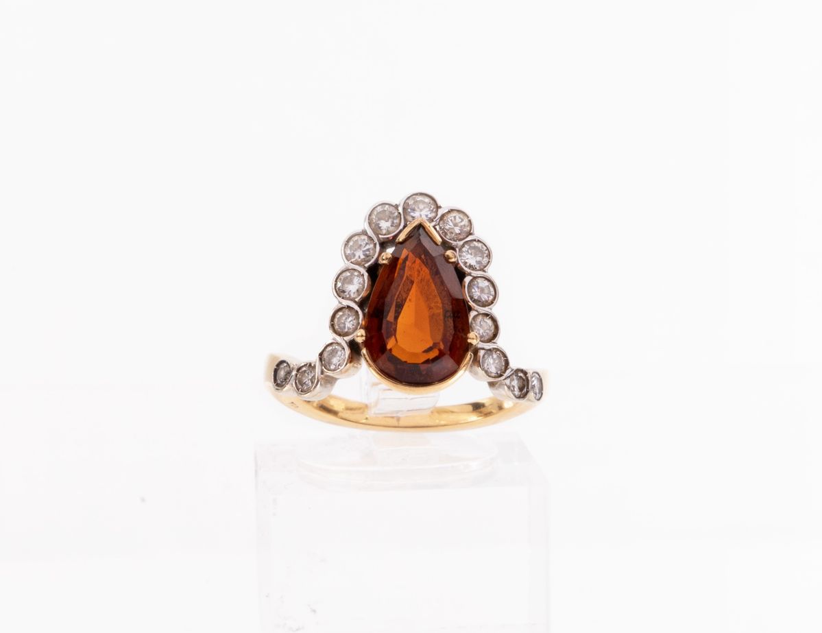 Anello e Spilla in Oro Giallo e Bianco con Quarzi Citrini e Diamanti
