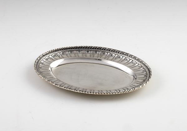 Piccolo vassoio in argento  - Auction L'Arte della Tavola - Casa d'aste Farsettiarte
